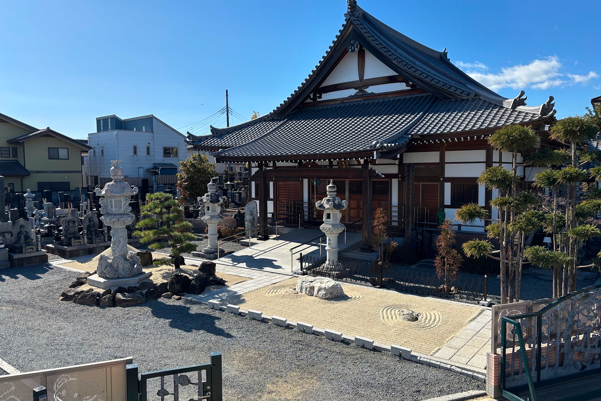 本　堂